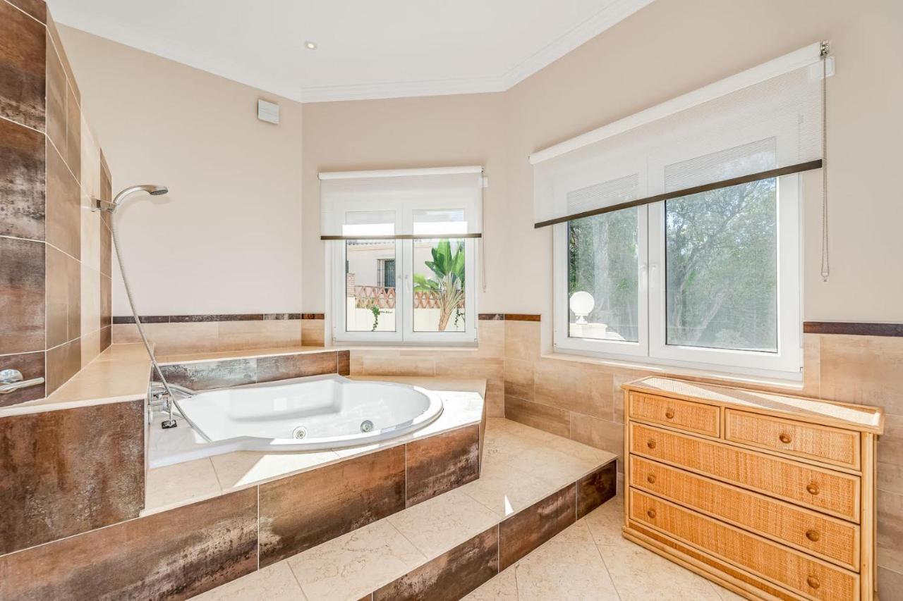 Villa Svim, Walking Distance To The Beach! Μαρμπέλλα Εξωτερικό φωτογραφία