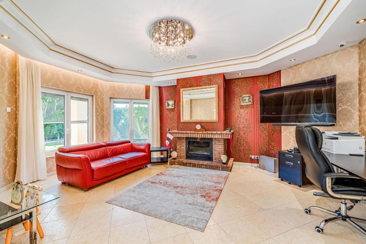 Villa Svim, Walking Distance To The Beach! Μαρμπέλλα Εξωτερικό φωτογραφία